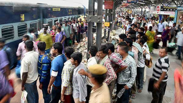 பொங்கல் விடுமுறை முடிந்தது... சென்னைக்கு படையெடுத்த மக்கள்