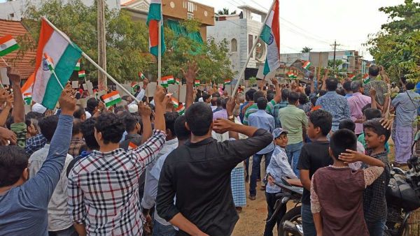 ஏர்வாடியை உலுக்கிய பிரமாண்ட பேரணி.. என்ஆர்சி, சிஏஏவுக்கு எதிராக.. நகரே குலுங்கியது!