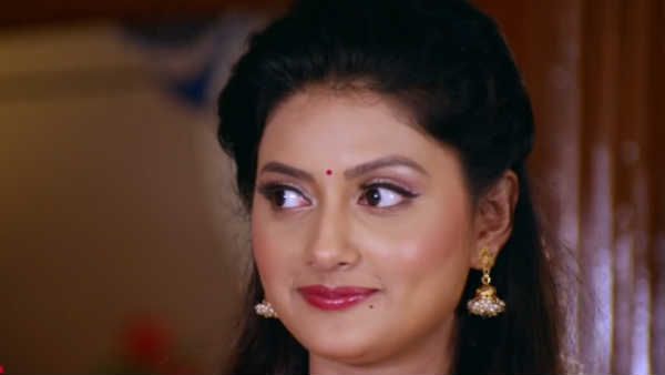 Rasaathi Serial: போஸ்டரில் நடிகர் விஜயகுமார் மிஸ்ஸிங்... பெங்காலி நடிகை சப்ஜானி!