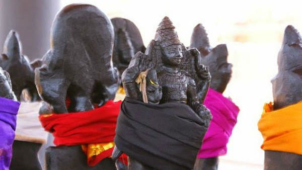 மகரம் ராசியில் ஆட்சி பெற்று அமரப்போகும் சனீஸ்வரர் - மேஷம், ரிஷபத்திற்கு என்ன பலன்