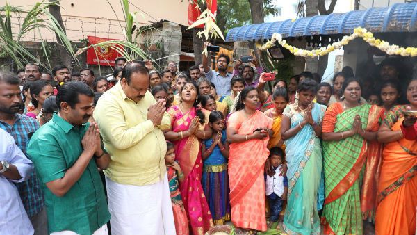 தமிழர் உள்ளங்களிலும், இல்லங்களிலும், பொங்கட்டும் புரட்சிப் பொங்கல்.. சீமான் வாழ்த்து