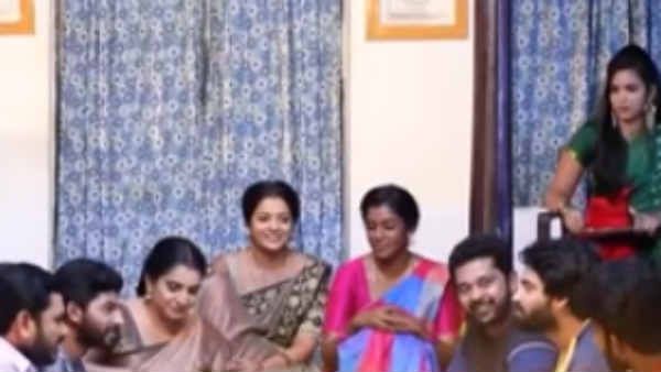 முல்லை- கதிர் கதை பாதியில் நிற்கும் ஃபீலிங்குல ரசிகர் பெருமக்கள்!