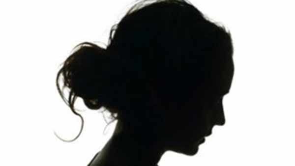 ஷேர் ஆட்டோவில்.. பெண்ணுக்கு நேர்ந்த கதி.. பின்னால் உட்கார்ந்திருந்த 2 இளைஞர்கள் செய்த காரியம்.. ஷாக்