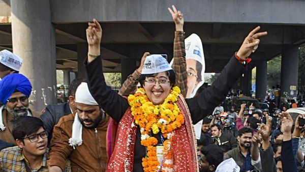 கம்பீரிடம் தோல்வி.. வெறும் 7 ஓட்டு.. வெட்ட வெட்ட வளர்ந்த அதிஷி.. டெல்லிக்கு கிடைத்த வொண்டர் வுமன்!