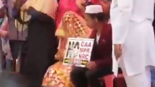 சென்னை வண்ணாரப்பேட்டை சிஏஏ போராட்டக் களத்தில் இஸ்லாமிய ஜோடிக்கு திருமணம்.. தொடரும் போராட்டம்