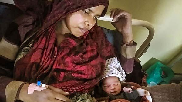 அடி வயிற்றில் எட்டி உதைத்த மதவெறி கும்பல்.. அலறி துடித்த சபானா பர்வீன்.. பிறந்தது 'மிராக்கிள் பேபி'