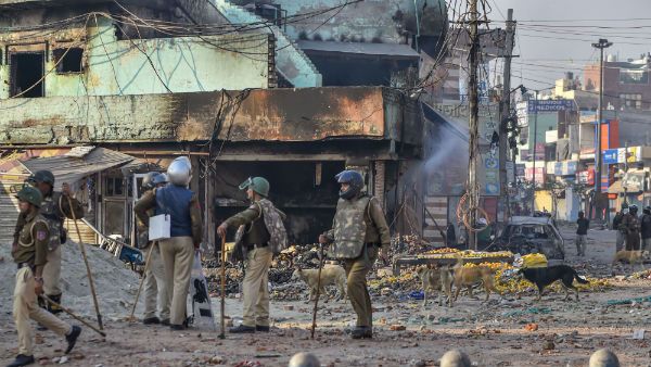 மதத்தை நிரூபிக்க ருத்ராட்சத்தை காட்டணும்.. உயிருக்காக கெஞ்சணும்.. இதுதான் திகிலூட்டும் இன்றைய டெல்லி