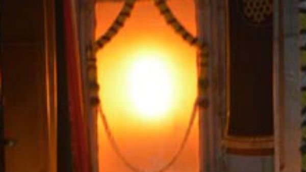 தைப்பூசம் திருவிழா: வடலூர் சத்திய ஞான சபையில் ஜோதி தரிசனம்- பக்தர்கள் பரவசம்