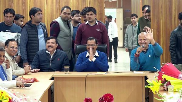 ஒரு பெண் கூட இல்லை.. கெஜ்ரிவால் இப்படி செய்வார் என்று நினைக்கவில்லை.. முதல் நாளே விமர்சனம்!