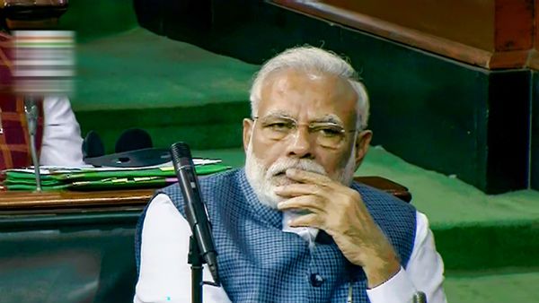 டெல்லி ரிசல்ட்டிற்கு இடையில் இப்படி ஒரு கூத்தா.. பாஜக எம்பிக்கள் மீது கோபத்தில் கட்சி தலைமை.. ஏன்?