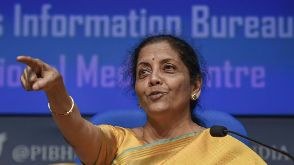 வெளிநாட்டில் பணியாற்றும் இந்தியர்களுக்கு வருமான வரியா? பட்ஜெட் என்ன சொல்கிறது.. நிர்மலா விளக்கம்!