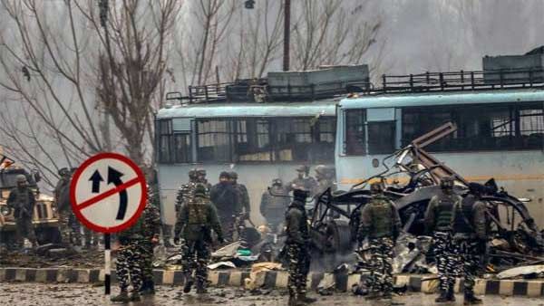 புல்வாமா தாக்குதலில் பயன்படுத்தப்பட்ட வெடிப்பொருட்கள் ஆன்லைனில் ஆர்டர் செய்தேன்.. பயங்கரவாதி தகவல்