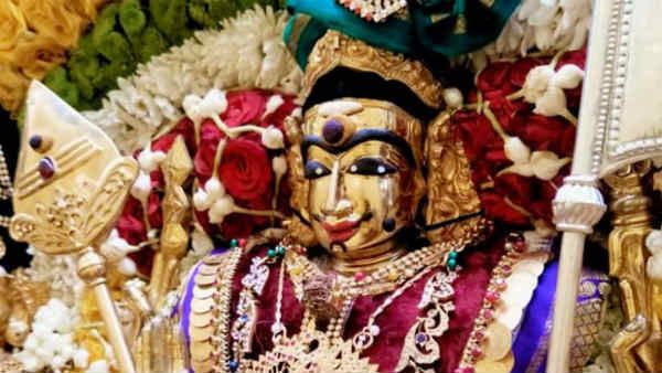 மலேசியாவில் தைப்பூசம் கோலாகலம் - கொரோனாவைரஸ் அச்சத்தை மீறி முருகனை தரிசிக்க குவிந்த பக்தர்கள்