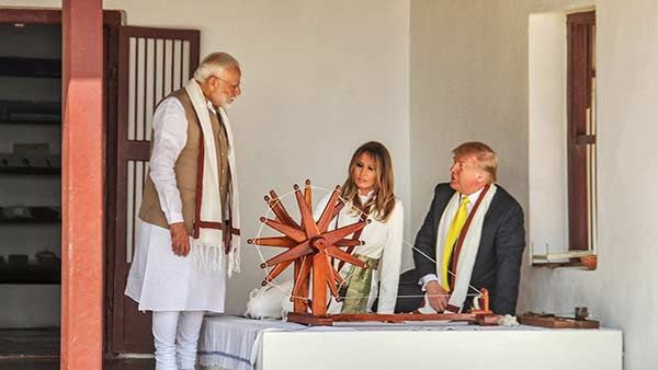 தாஜ்மஹால் பிரமிப்பானது சரி.. சபர்மதி ஆசிரமத்தில் காந்தி குறித்து டிரம்ப் குறிப்பிடாதது ஏன்?