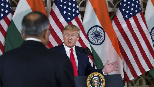 டெல்லியில் வன்முறை குறித்து கேள்விப்பட்டேன்.. இது இந்தியாவின் உள்நாட்டு விவகாரம்.. டிரம்ப்