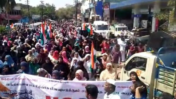 சிஏஏவுக்கு எதிராக சென்னை வண்ணாரப்பேட்டையில் 6வது நாளாக தொடரும் முஸ்லீம்கள் போராட்டம்