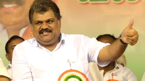 மொத்தம் 3 சீட்.. ஆளுக்கு ஒன்று கேட்கும் வாசன், தேமுதிக.. நெருக்கும் பாஜக.. விழிக்கும் அதிமுக!