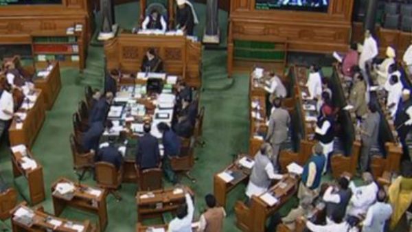 டெல்லி கலவரம்.. எதிர்க்கட்சிகள் விடாமல் அமளி.. மக்களவை மீண்டும் ஒத்திவைப்பு.. பணிகள் முடங்கியது!