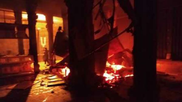 ஸ்ரீரங்கம் ரங்கநாதர் கோயிலில் பிரசாத ஸ்டால் எரிந்து நாசம்.. ரூ 4 லட்சம் பொருள்கள் சாம்பல்