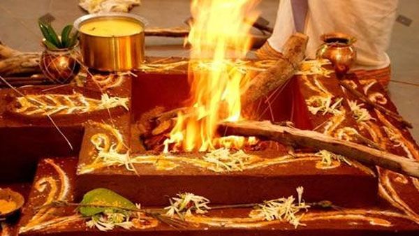 வேலையில் புரமோசனுடன் சம்பள உயர்வு கிடைக்கணுமா - தேய்பிறை அஷ்டமியில் பைரவரை கும்பிடுங்க