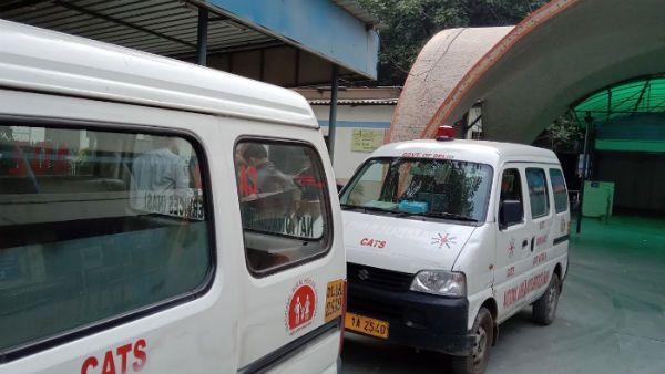 டெல்லி கலவரம்.. அப்பா காலையாவது கொடுங்க.. காத்திருக்கும் குல்ஷன்.. இந்த கொடுமை யாருக்கும் வரக்கூடாது