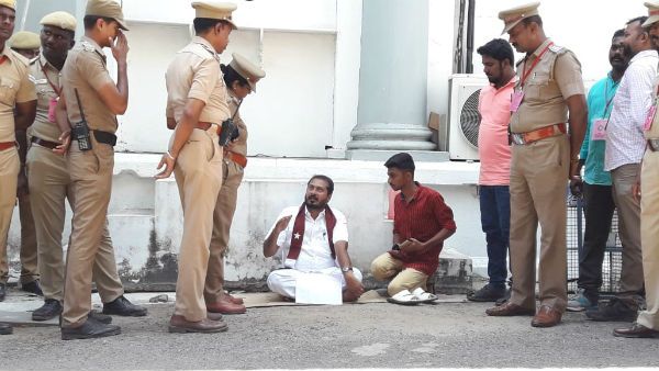 சட்டசபை வளாகத்தில் தரையில் அமர்ந்து தர்ணா.. எம்எல்ஏ தமிமுன் அன்சாரி கைது