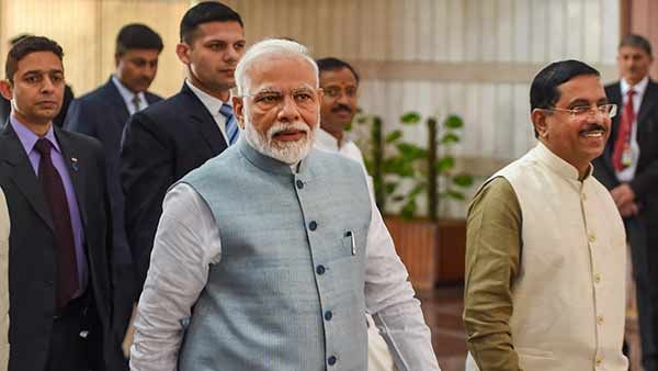 விஸ்வரூபம் எடுத்த டெல்லி வன்முறை.. பாஜக எம்பிக்களை சந்தித்த பிரதமர் மோடி.. முக்கிய அறிவுரை