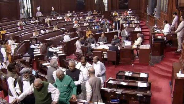 ராஜ்யசபா வரலாற்றில் முதல் முறை.. ரஞ்சன் கோகாய் எம்.பி.யாக பதவியேற்றபோது எதிர்க்கட்சிகள் வெளிநடப்பு