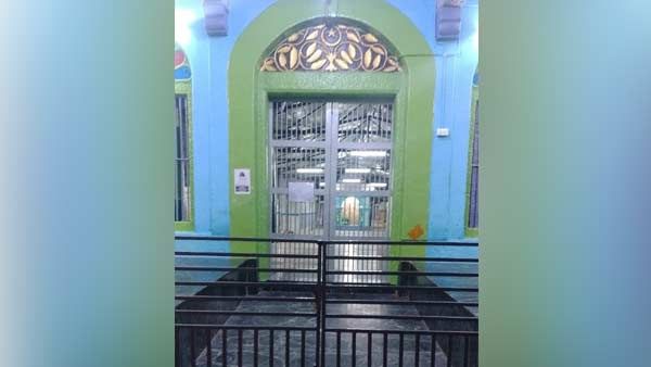 கொரோனா எதிரொலி: 463 ஆண்டுகளில் முதல்முறையாக மூடப்பட்ட நாகூர் தர்கா