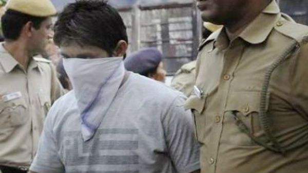 நெருப்போடு விளையாடுறீங்க.. நிர்பயா குற்றவாளிகளின் வழக்கறிஞருக்கு டெல்லி நீதிமன்றம் எச்சரிக்கை