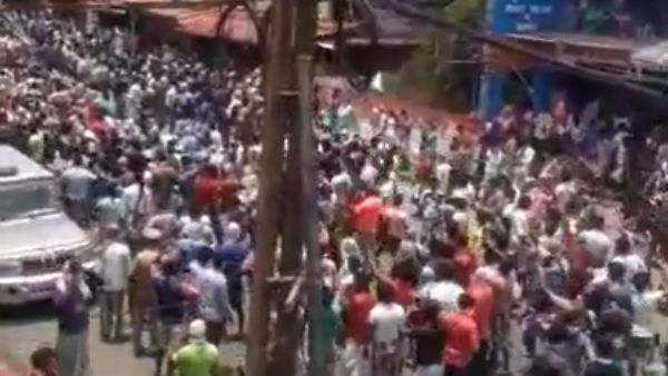 கேரளா அரசுக்கும் கடும் நெருக்கடி- பிற மாநில தொழிலாளர்கள் சாலைகளில் குவிந்ததால் பதற்றம்