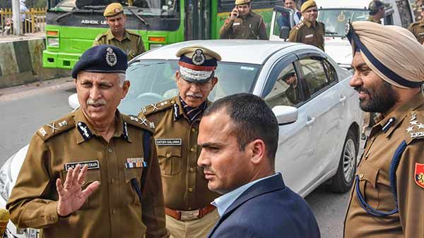 டெல்லியில் தற்போது எங்கும் கலவரம் இல்லை.. வதந்திகளை நம்ப வேண்டாம்.. போலீஸ் அறிவுறுத்தல்!