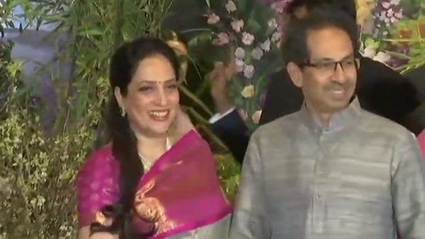 ஆட்டுவிப்பார் இல்லாத இடம் ஏது? சிவசேனா நாளிதழ் சாம்னாவின் எடிட்டரானார் உத்தவ் தாக்கரே மனைவி ராஷ்மி!