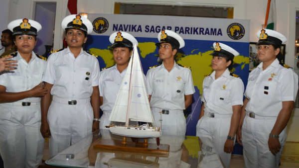 ராணுவத்தை போல கடற்படையிலும் பெண்களுக்கு சம உரிமை வழங்க உச்சநீதிமன்றம் உத்தரவு