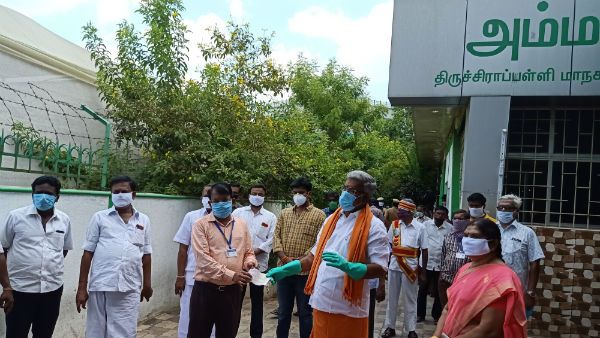 அம்மா உணவகத்தில் அவியல் முட்டையுடன் இலவச உணவு.. அமைச்சர் வெல்லமண்டி நடராஜன் ரூ.1.50 லட்சம் நிதியுதவி