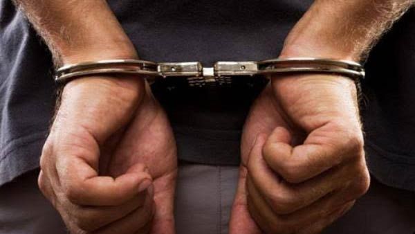 கொரோனா தடுப்பு பணி குறித்த செய்தி.. கோவை சிம்பிளிசிட்டி ஆன்லைன் செய்தி நிறுவனர் கைது