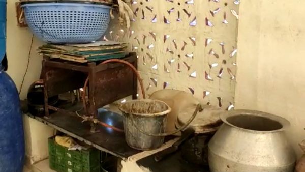 ஓங்கி விசில் அடித்த குக்கர்.. வந்ததே வாசம்! வசமாக சிக்கிய கொத்தனார்!