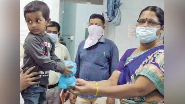 உண்டியல் காசை தருவியா.. மாமா கேட்க.. டக்குன்னு மண்டையாட்டிய கார்விக்.. 