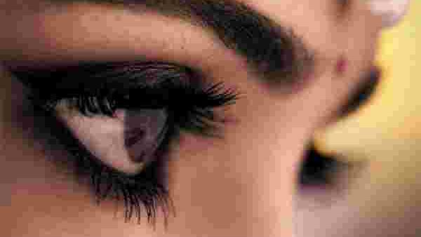 கூர் நாசி.. திரண்ட உதடுகள்.. பெண்களின் உடம்பில் சந்தன வாசனை.. அதிர்ஷ்டம் சும்மா அள்ளுமாம்!