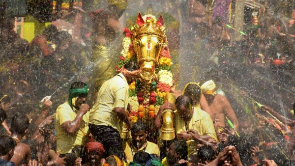 மதுரையில் கள்ளழகர் ஆற்றில் இறங்கும் வைபவம் ரத்து.. பக்தர்கள் ஏமாற்றம்