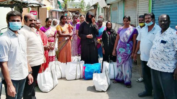 நல்ல மனம் வாழ்க.. ராணிப்பேட்டையில் ஒரு மனித நேயம்.. மனசார பாராட்டலாமே!