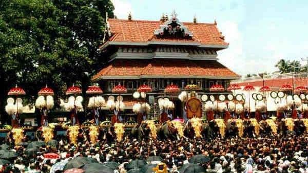 கொரோனா வைரஸ் : திருச்சூர் பூரம் திருவிழா, திருநள்ளாறு சனீஸ்வரன் கோவில் பிரம்மோற்சவ விழா ரத்து