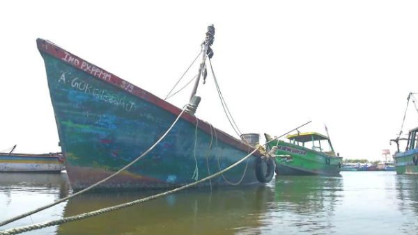 கொரோனாவால் முன்கூட்டியே முடியும் மீன்பிடி தடைக்காலம்.. மீன்பிடிக்க ஆயத்தமாகும் மீனவர்கள்..