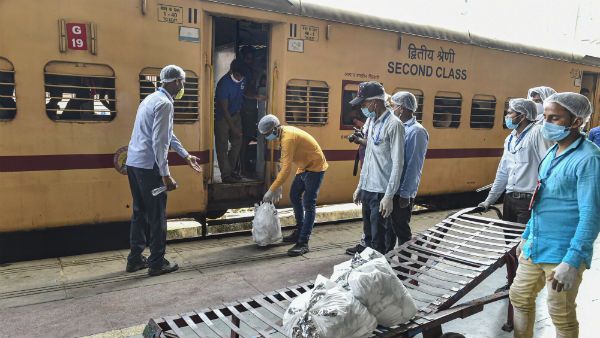 தெற்கு ரயில்வே சென்னை கோட்டத்தில் 80 அதிகாரிகள், பணியாளர்களுக்கு கொரோனா