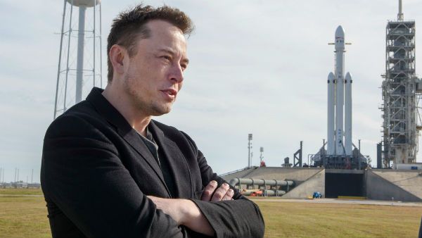 இஸ்ரோவின் டெக்னிக்.. முதல் தனியார் நிறுவனம்.. விண்ணுக்கு மனிதர்களை அனுப்பும் எலோனின் ஸ்பேஸ் எக்ஸ்!