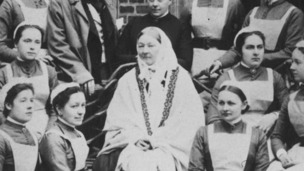 செவிலியர்கள் தினம்.. இன்னுயிரை பணயம் வைத்து கொரோனா பணியில் 