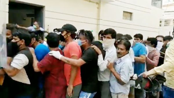 தண்ணீ தொட்டி தேடி வந்த கண்ணுக்குட்டி நான்.. மதுக்கடையில் என்ன நடக்குத்துன்னு பாருங்க!