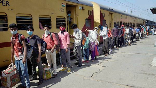 ஜான்சி டூ கோரக்பூர் ரயிலின் கழிவறையில் புலம்பெயர்ந்த தொழிலாளரின் உடல்.. 4 நாள் கழித்து கண்டெடுப்பு