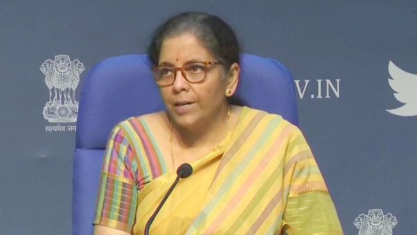 சிறு விவசாயிகளின் கடன்களுக்கான வட்டி மானியம் மே 31 வரை நீட்டிப்பு - நிர்மலா சீதாராமன் அறிவிப்பு