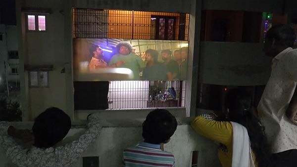 பால்கனியில் ஒளிபரப்பாகும் படங்கள்.. புதுச்சேரி அப்பார்மெண்ட் வாசிகள் ஹேப்பி..!